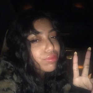 Meet your Posher, Alexis